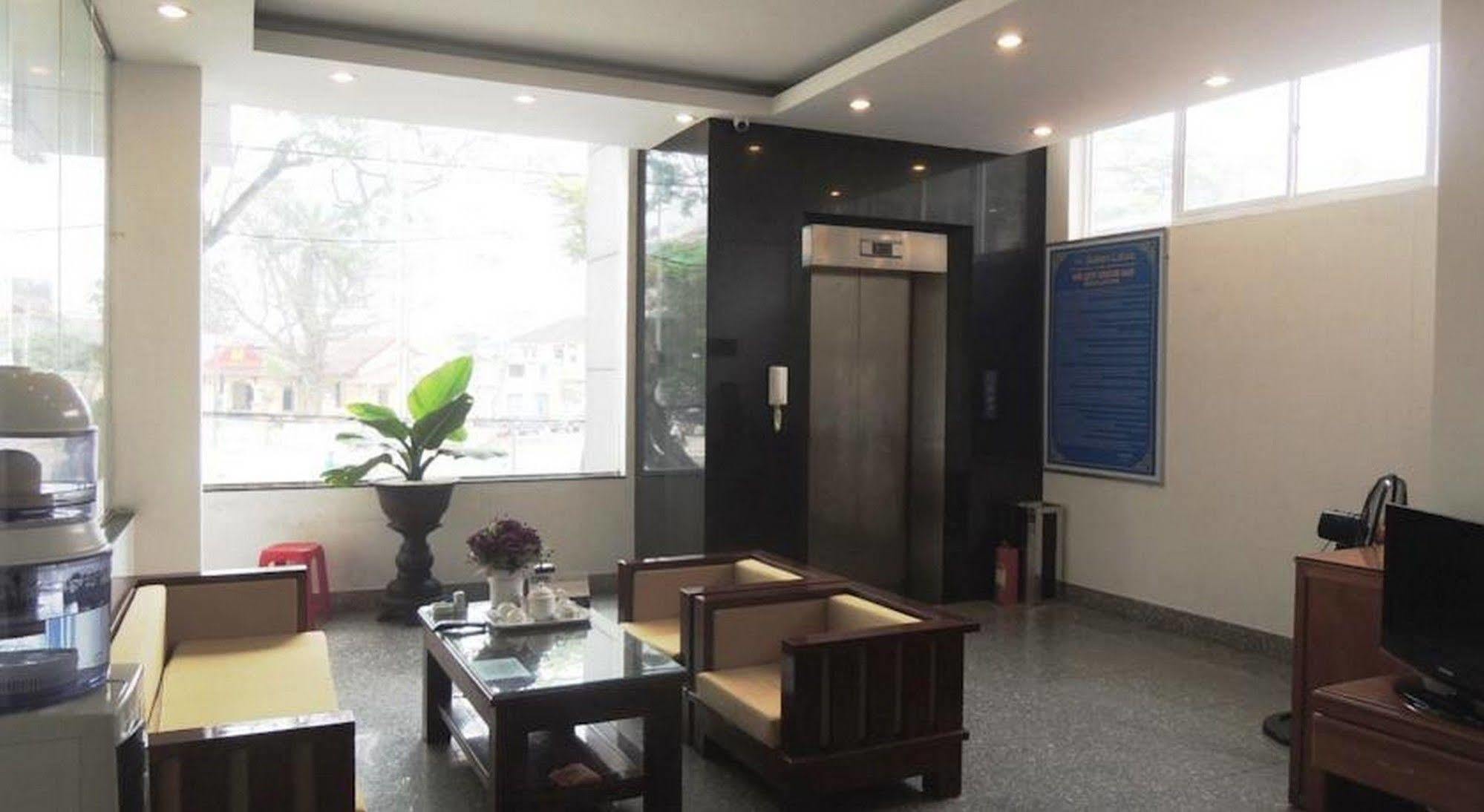 Golden Lotus Hotel Hue Bagian luar foto