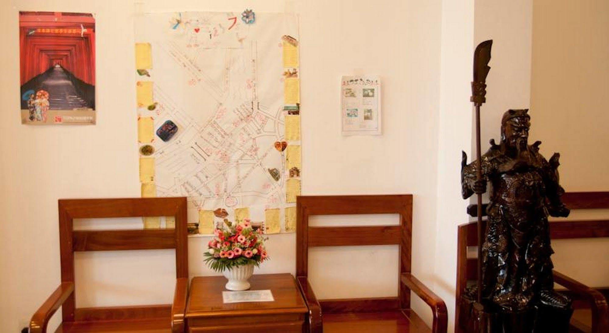 Golden Lotus Hotel Hue Bagian luar foto