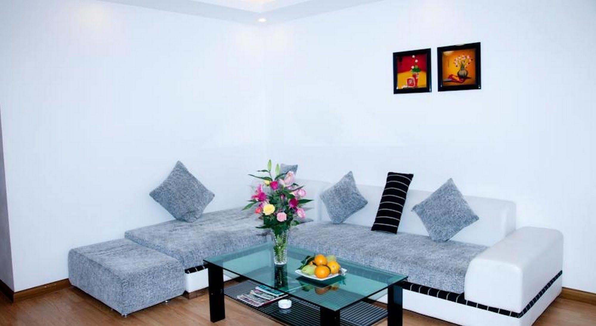 Golden Lotus Hotel Hue Bagian luar foto