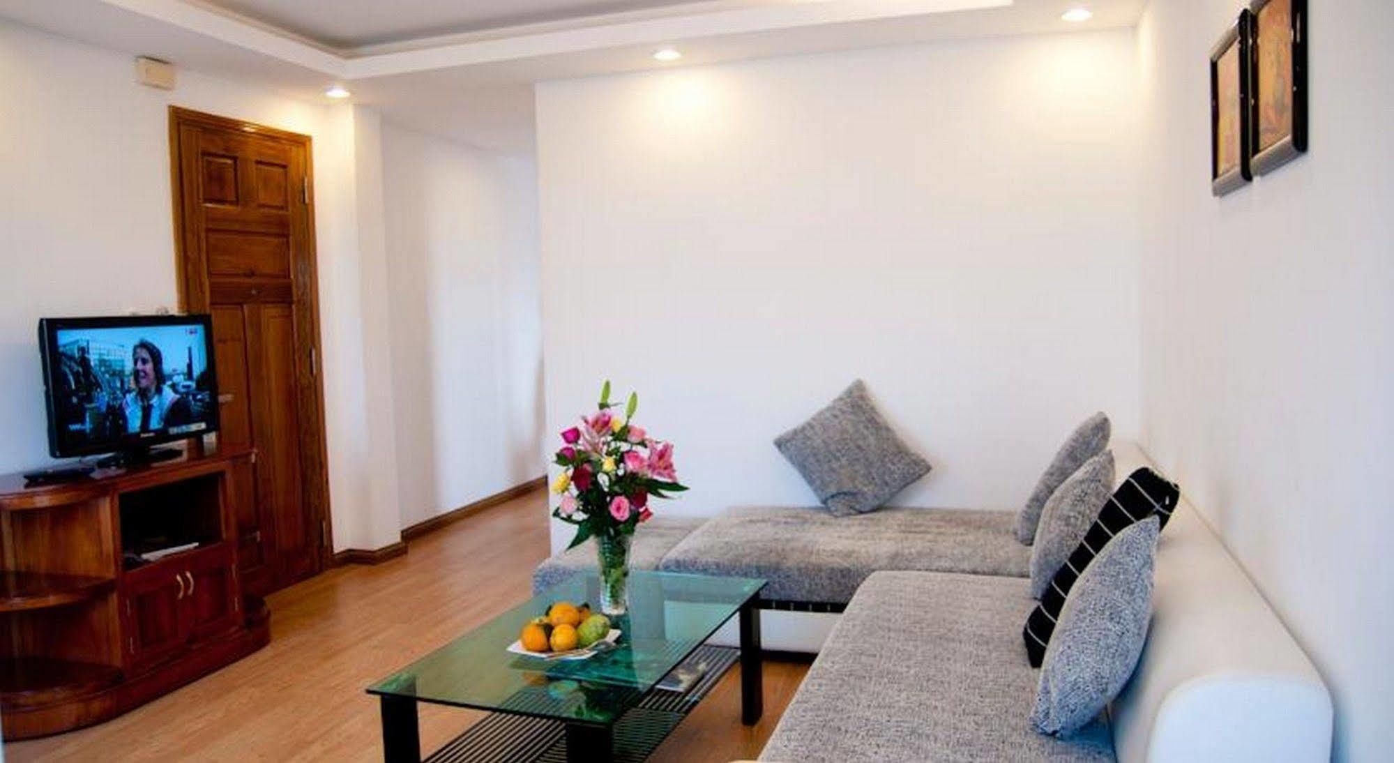 Golden Lotus Hotel Hue Bagian luar foto