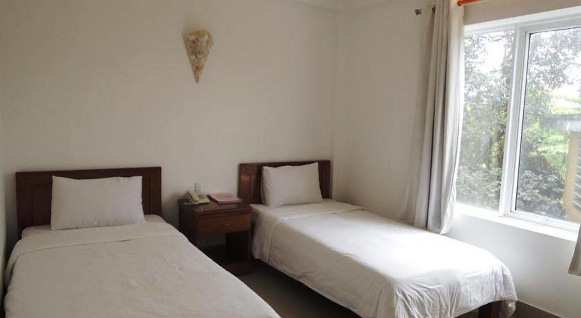 Golden Lotus Hotel Hue Bagian luar foto
