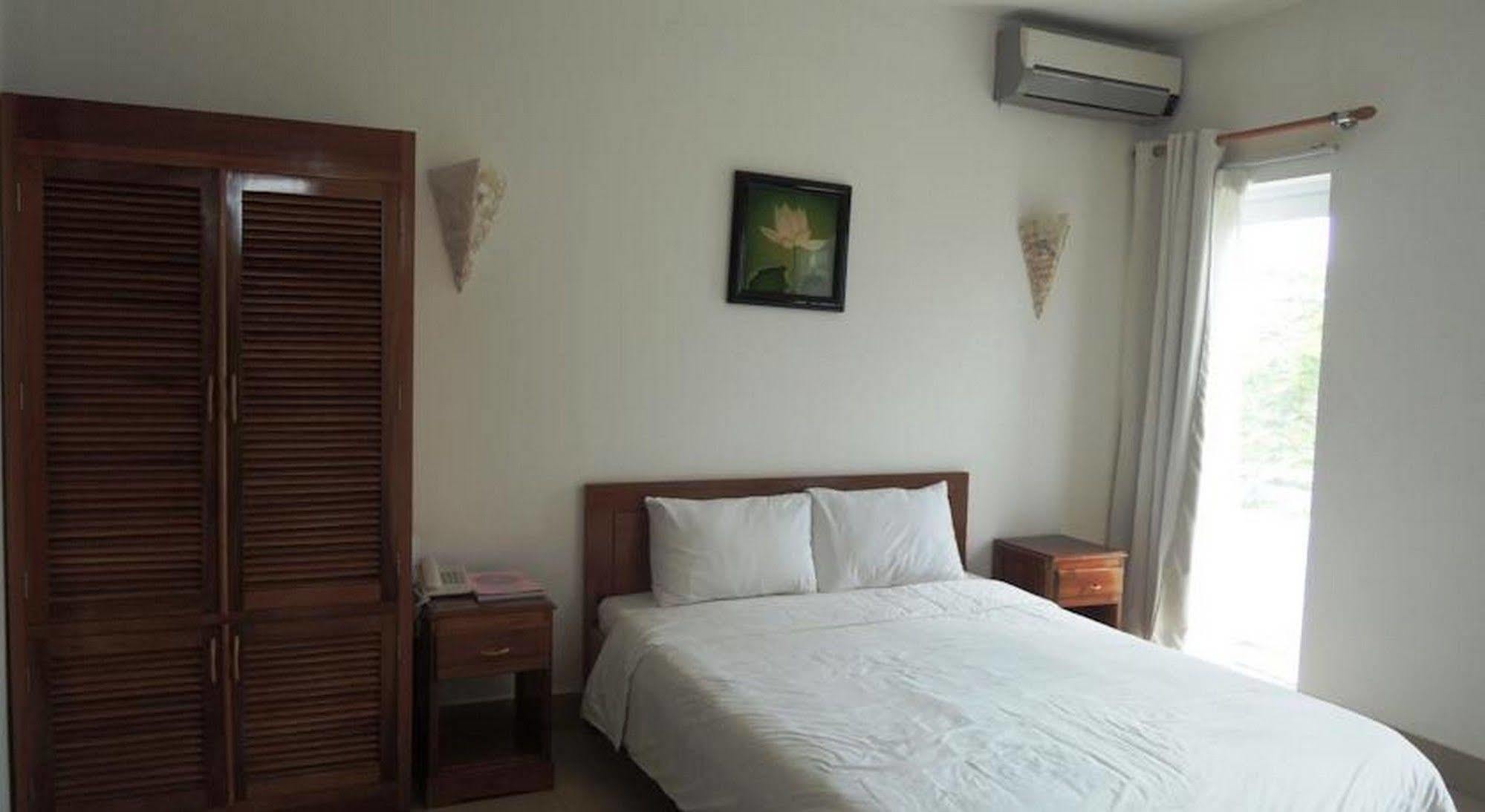 Golden Lotus Hotel Hue Bagian luar foto