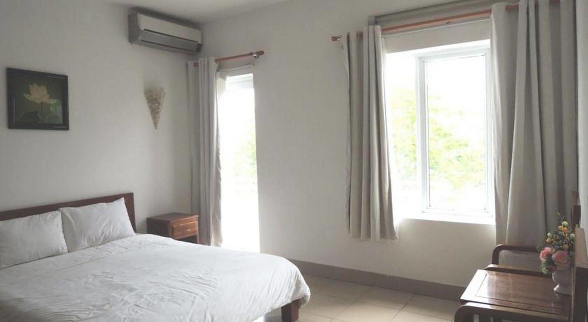 Golden Lotus Hotel Hue Bagian luar foto