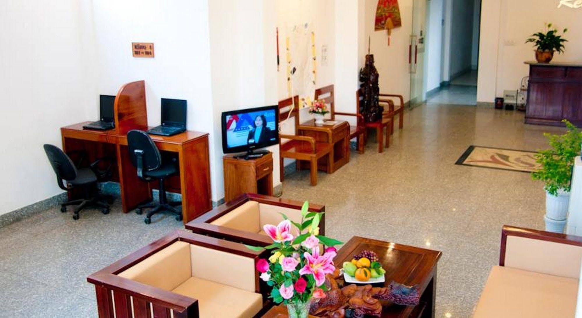 Golden Lotus Hotel Hue Bagian luar foto